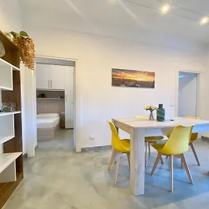 Casa Rosa- Nel Con Posto Auto, Zona Tranquilla,wifi Gratuito,aria Condizionata Italië